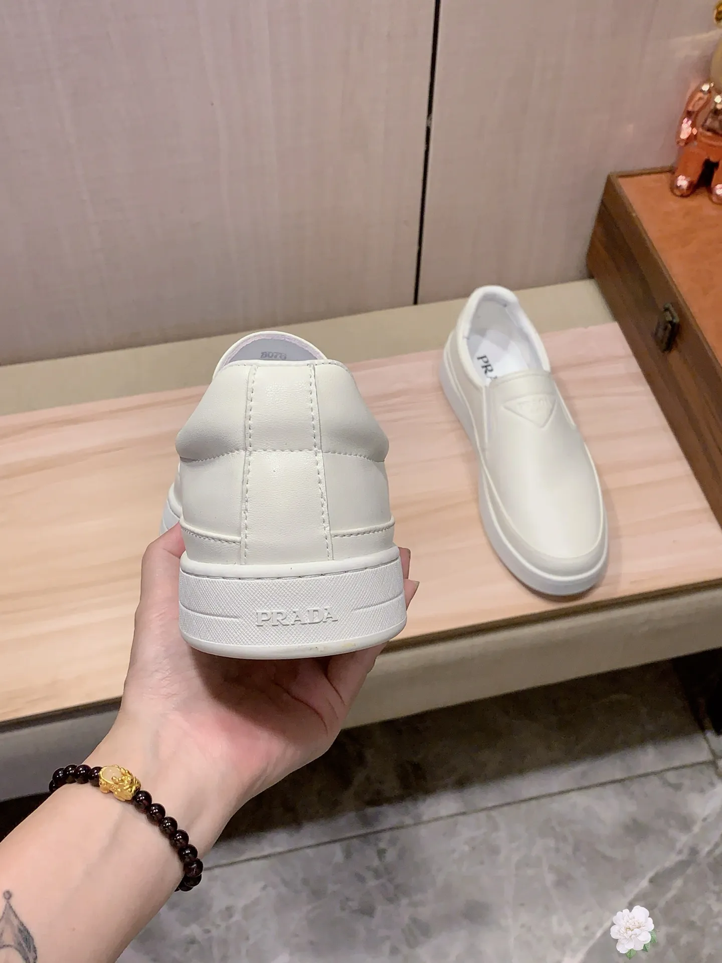 Men's Men's Shoes💰442💰💰🎩🎩[Lightning][Lightning] "PRADA*" The latest and most popular casual shoes, top brand [seduce] luxury ~ purchasing agency, top quality ~. [Strong] The upper is made of imported breathable cowhide with material ➕ breathable sheepskin feet (•) and fine workmanship. The original stylish and stylish soft rubber wear-resistant and non-slip outsole is light and comfortable on the feet. The real thing looks better when photographed. b66: code: 38-44, 4️⃣ colors selected